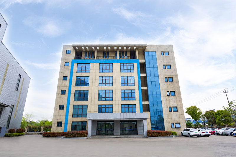 Bên ngoài nhà máy